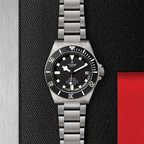 Pelagos Titanium 42mm - Black, Ceramic Bezel on Bracelet w/ Extra Rubber Strap