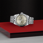 Black Bay One 36mm - Light Champagne on Bracelet