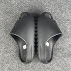Yeezy Slides 'Onyx'