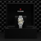 Black Bay One 31mm - Light Champagne on Bracelet