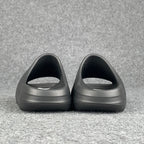 Yeezy Slides 'Onyx'