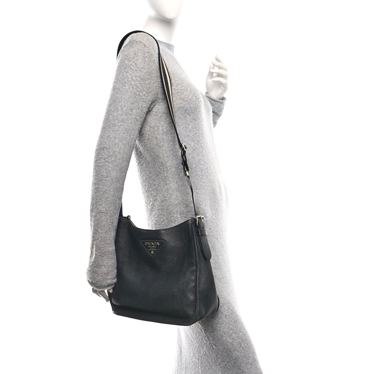 Vitello Daino Soft Hobo Messenger Bag Black