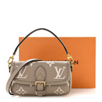 Empreinte Monogram Giant Nano Diane Tourterelle Creme