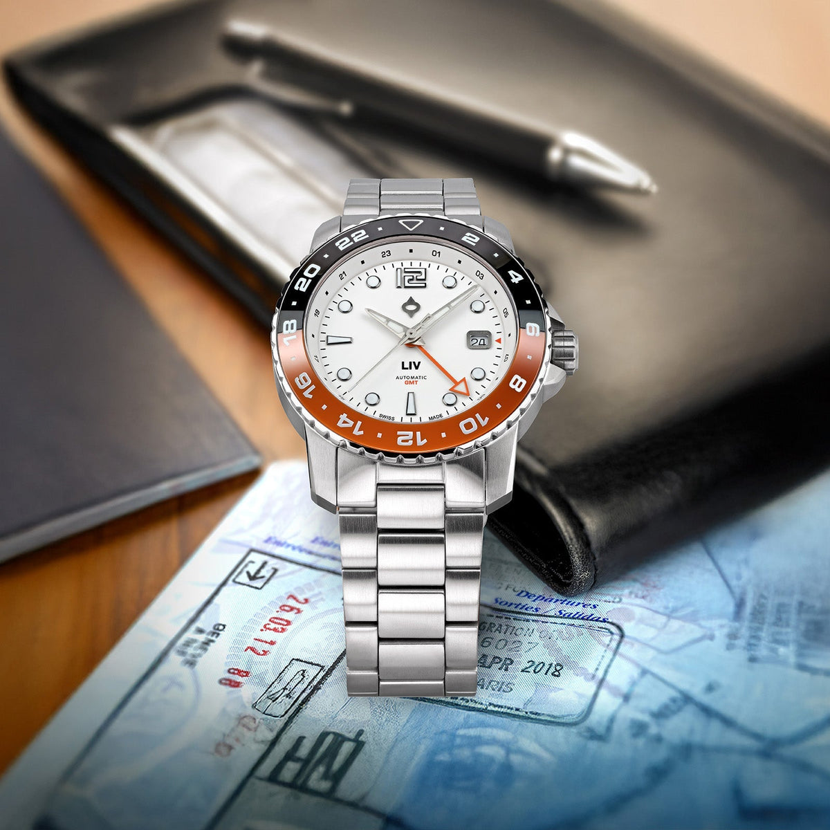 Trekker GMT Day/Night Ceramic // Summit White