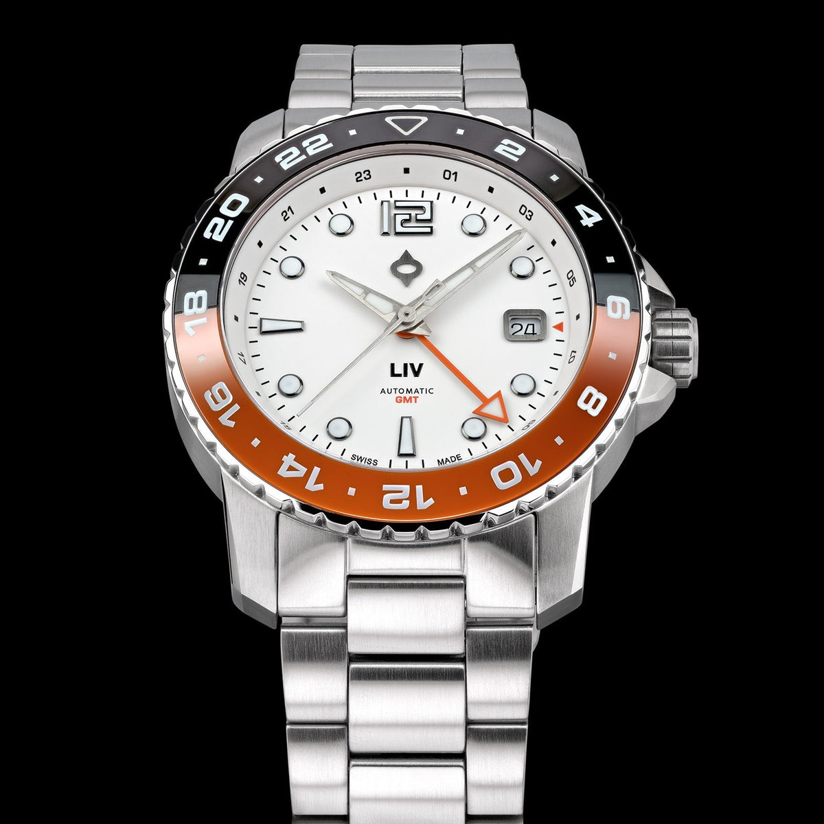 Trekker GMT Day/Night Ceramic // Summit White