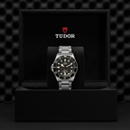 Pelagos LHD Titanium 42mm - Black on Bracelet w/ Extra Rubber Strap